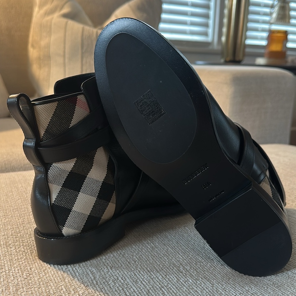 NWOT Burberry Women’s Check and Leather Boots 🇬🇧 - Picture 3 of 9